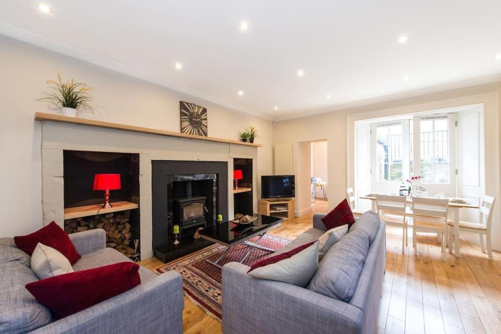 Self Catering , City Centre Apartment With Parking Edinburgh Eksteriør bilde