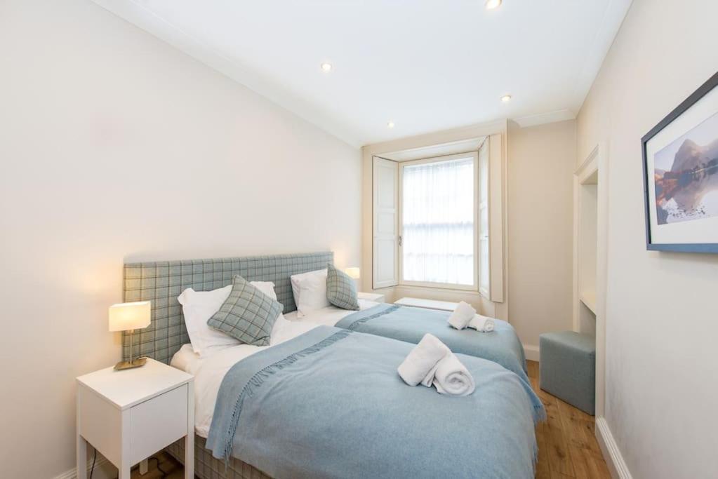 Self Catering , City Centre Apartment With Parking Edinburgh Eksteriør bilde